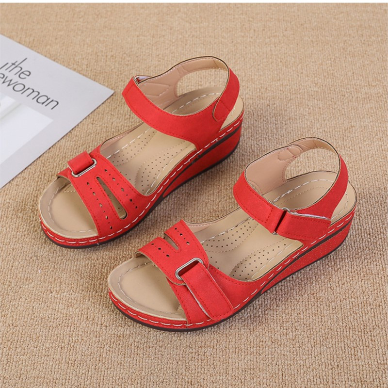 2023 Új cipők Női Vastag alsó szandál Női Cipő Könnyű puha női cipők Bokacsatos sétacipők Retro női