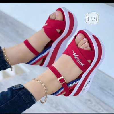 Γυναικεία παπούτσια με πλατφόρμα Wedges Casual 2023 Καλοκαιρινή αγκράφα Αντιολισθητικά πέδιλα παραλίας Zapatos Plus μέγεθος 35~43