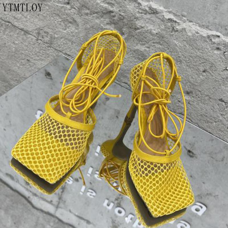Szexi üreges hálós női szivattyúk Fűzős szandálok Női négyzetes orr magassarkú nyári divatos bokapánt Ytmtloy