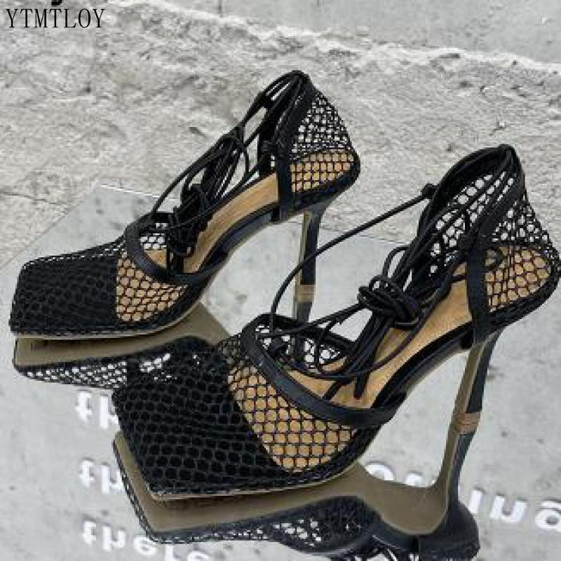 Szexi üreges hálós női szivattyúk Fűzős szandálok Női négyzetes orr magassarkú nyári divatos bokapánt Ytmtloy