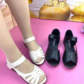 Flat γυναικεία σανδάλια Καλοκαιρινά παπούτσια για γυναίκες Pu Δερμάτινα μονόχρωμα παπούτσια για τη μητέρα Comfy Fashion Beach Footwear Sandalias De Mujer