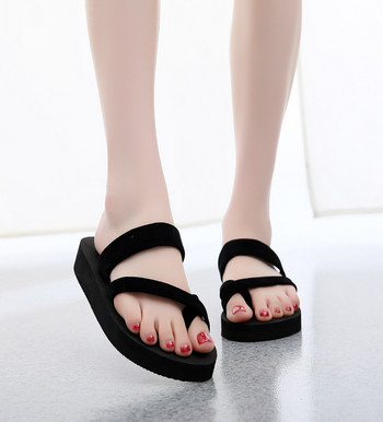 Модни дамски чехли Летни външни леки готини обувки Дамски плоски джапанки Черни неплъзгащи се основни домашни сандали Zapatos