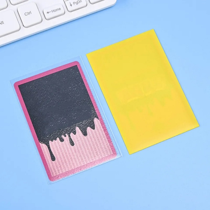 50 db/csomag Védőhüvely Kártyavédők Átlátszó Kártyák Gyűjtemény Tartók PVC Kereskedelmi Kártya Tárolás 69x94mm