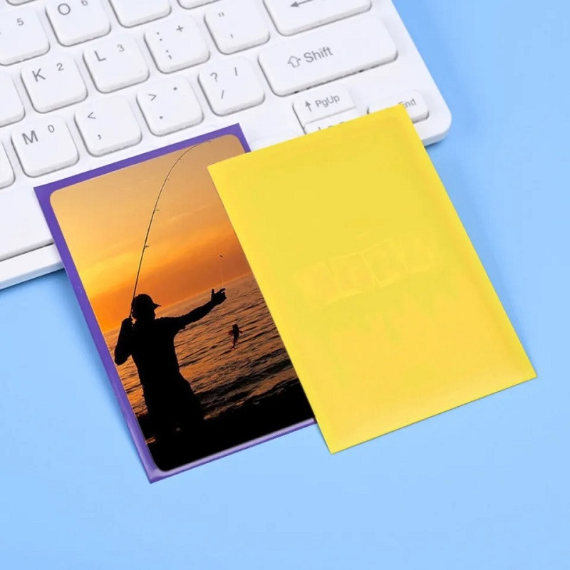 50 db/csomag Védőhüvely Kártyavédők Átlátszó Kártyák Gyűjtemény Tartók PVC Kereskedelmi Kártya Tárolás 69x94mm