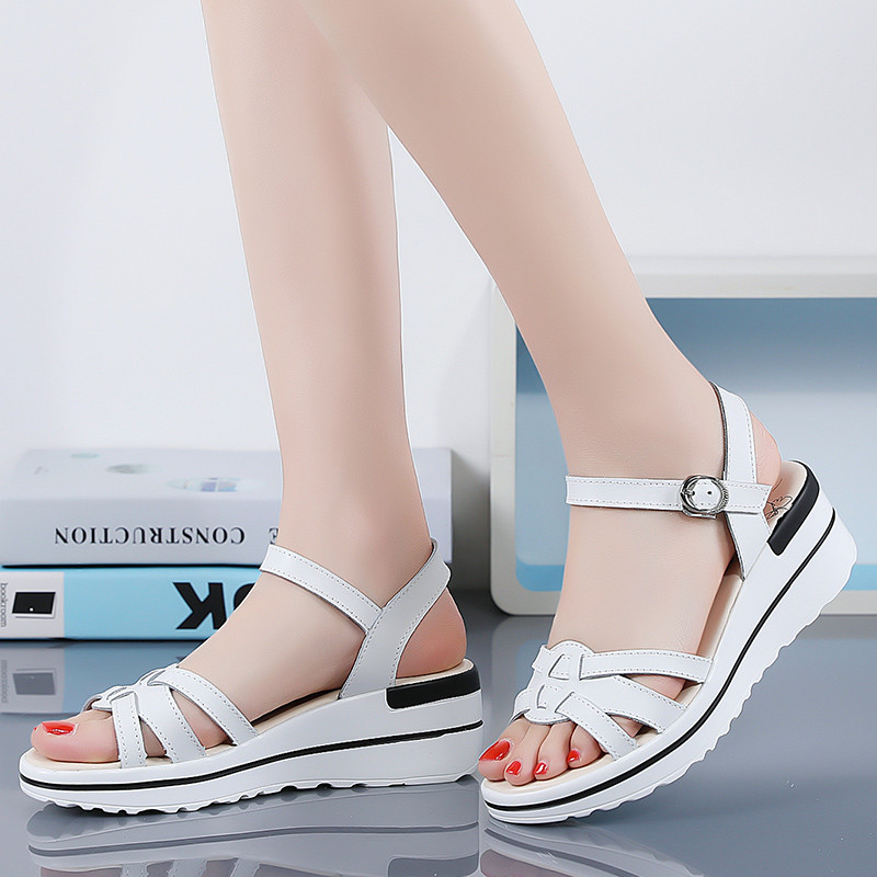 Női szandálok 2022 új tavaszi nyári platform bőr női szandálok magas sarkú szandálok nyitott orrú strandcipők női lábbelik