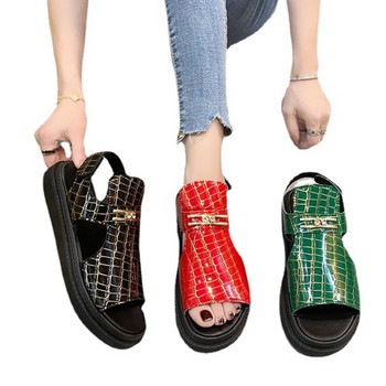 2023 Летни нови дамски сандали с голям размер Модни дебели подметки с метална катарама Ежедневни плажни сандали Обувки за жени Сандалии