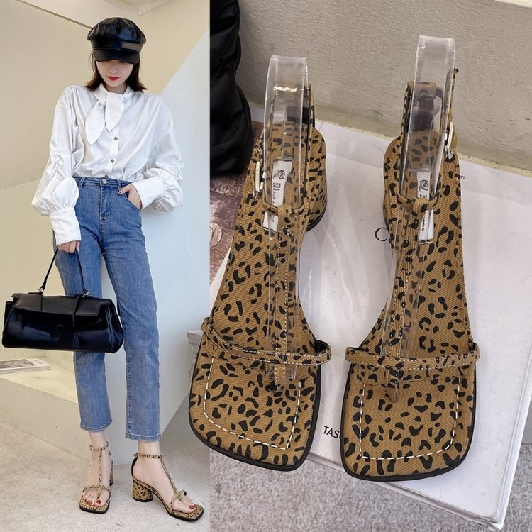 2022 Újdonság Női Szandálok Divat Édes csatos nyári cipők Nagy méretű rózsaszín hétköznapi cipők Egyszerű cipők Női