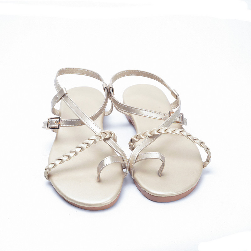 Nyári női lapos szandálok divatos csatos pánt nyitott orrú strand alkalmi női cipők lapos puska méretű női szandálok