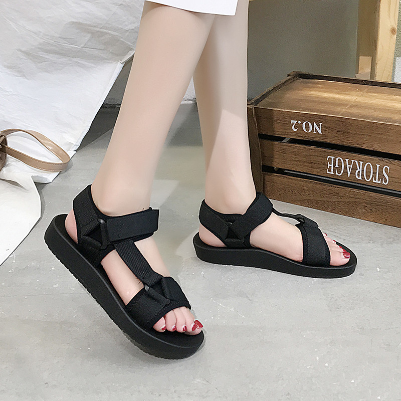 BKQU 2022 Női szandálok Alkalmi vastag talpú szandálok Női strandpapucsok kampós lapos strandcipők Női nyári szandálok