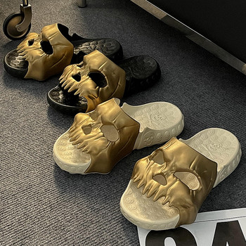 Нови мъжки чехли с персонализиран дизайн на черепа 2023 г. Летни забавни пързалки на открито Дебело дъно на плажни неплъзгащи се дамски сандали за свободното време