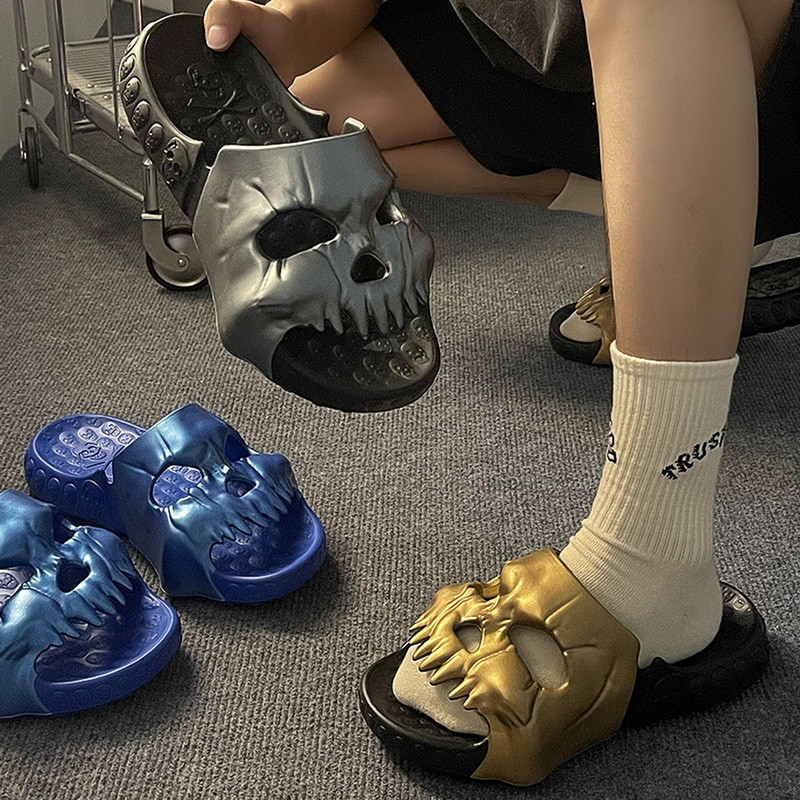 Új, személyre szabott koponya kialakítású férfi papucsok 2023-as nyári szabadtéri szórakoztató csúszdák, vastag alsó, csúszásmentes, szabadidős női szandálok