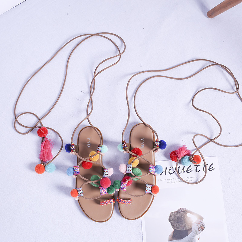 2022-es dögös bohém stílus égkék pom pom lapos szandál fűzős rojtos strandruha cipő édes vegyes színű bojt papucs