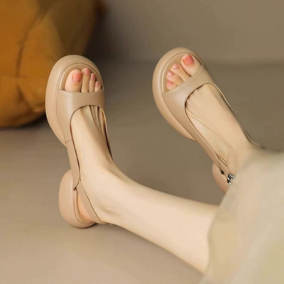 2023 Summer ψηλοτάκουνα σανδάλια Γυναικεία peep-toe παπούτσι Luxury πόρπη Casual χοντρά τακούνι σανδάλια