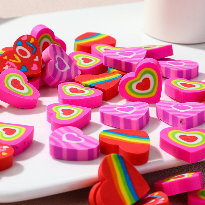 4db színes szív radír Új termék Kreatív Általános Iskola Diákok Ajándék Díjak Aranyos rajzfilm tanulási írószer kellékek