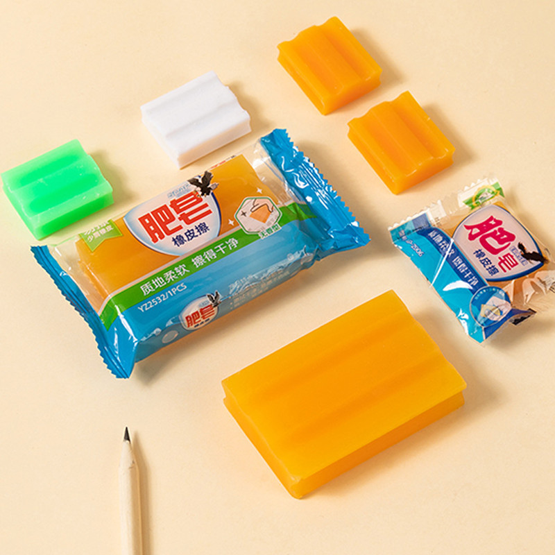 Kreatív 4 stílusú mini rajzfilm szappan radírok Puha, tartós ceruza radírok gyerekeknek, iskolásoknak, vicces papírjavító kellékek
