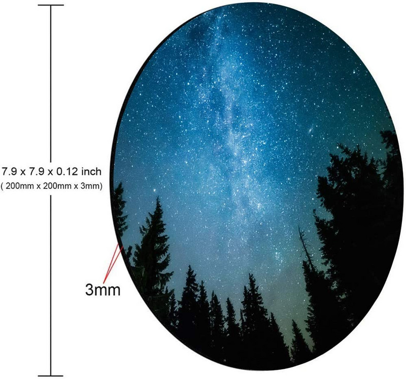 Pine Trees Galaxy egérpad A Tejút a fenyőfák fölé emelkedik Kerek egérszőnyeg Vízálló, kör alakú, csúszásmentes gumitalp