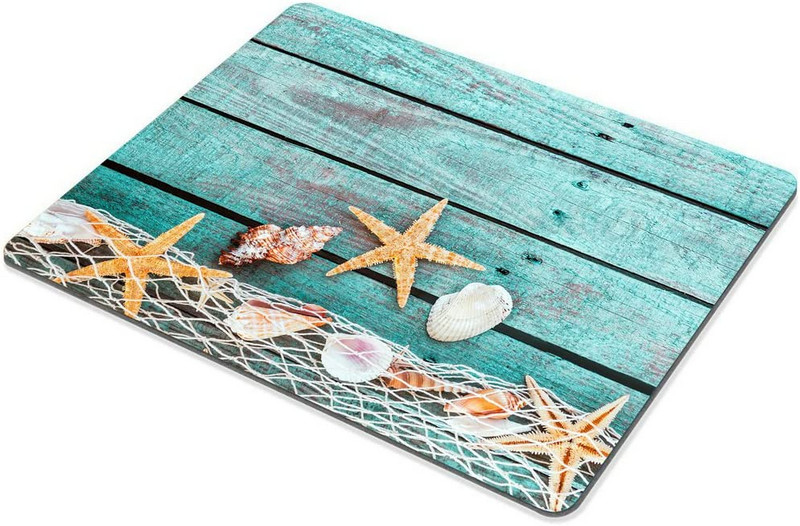 Kohandatud hiirematt, ilus türkiissinine meretaust kaunistatud drapeeritud kalavõrgu ja meritähega