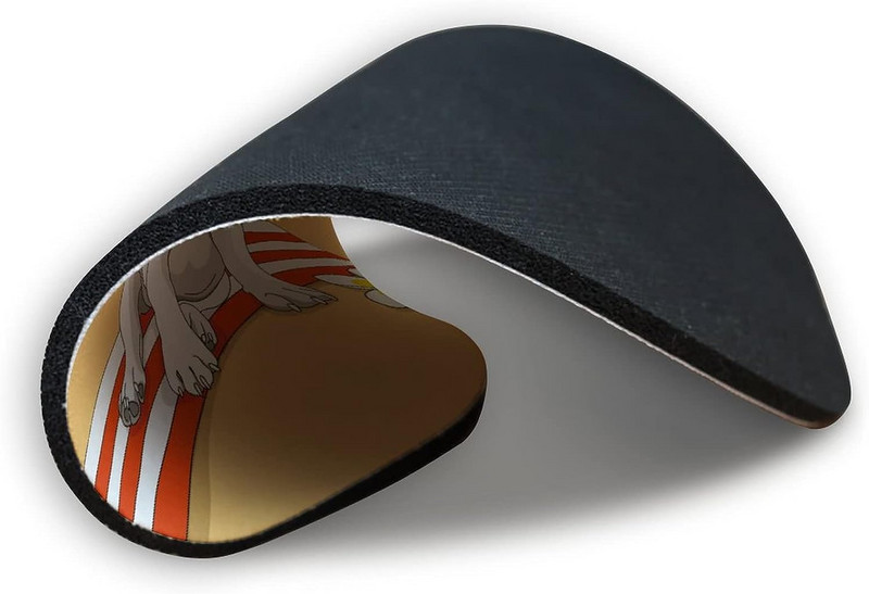 Кученце Мопс на плажа Подложка за мишка с неплъзгаща се гумена основа Сладка кръгла подложка за мишка за лаптоп Компютър Офис бюро Аксесоари 7.8x7.8 In