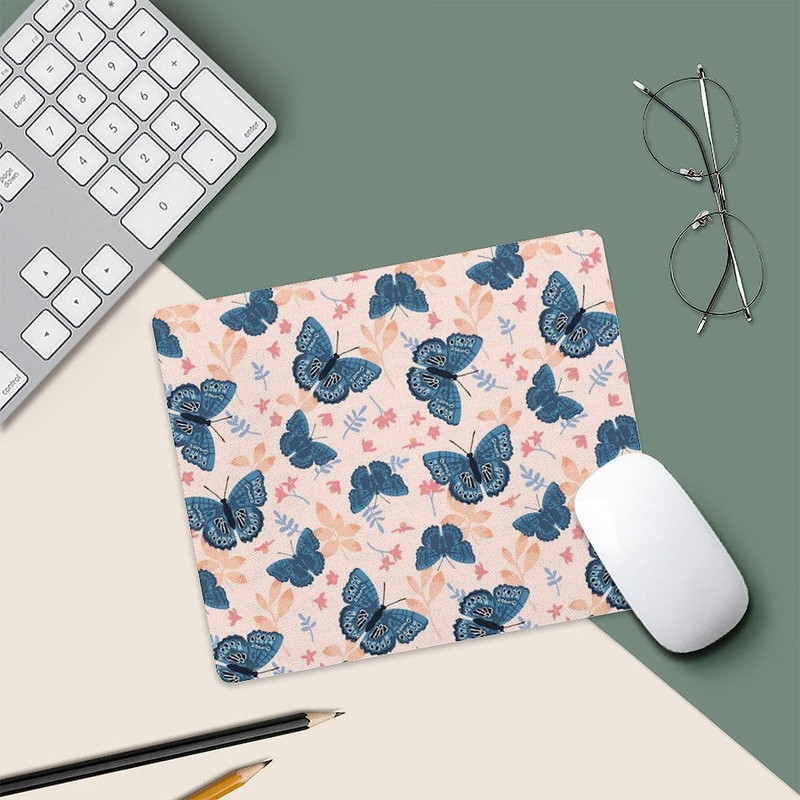 Подложка за мишка със синя пеперуда Неплъзгаща се подложка за компютърна мишка Подложка за мишка с гумена основа за офис домашен лаптоп Компютърни игри 20 * 25 см