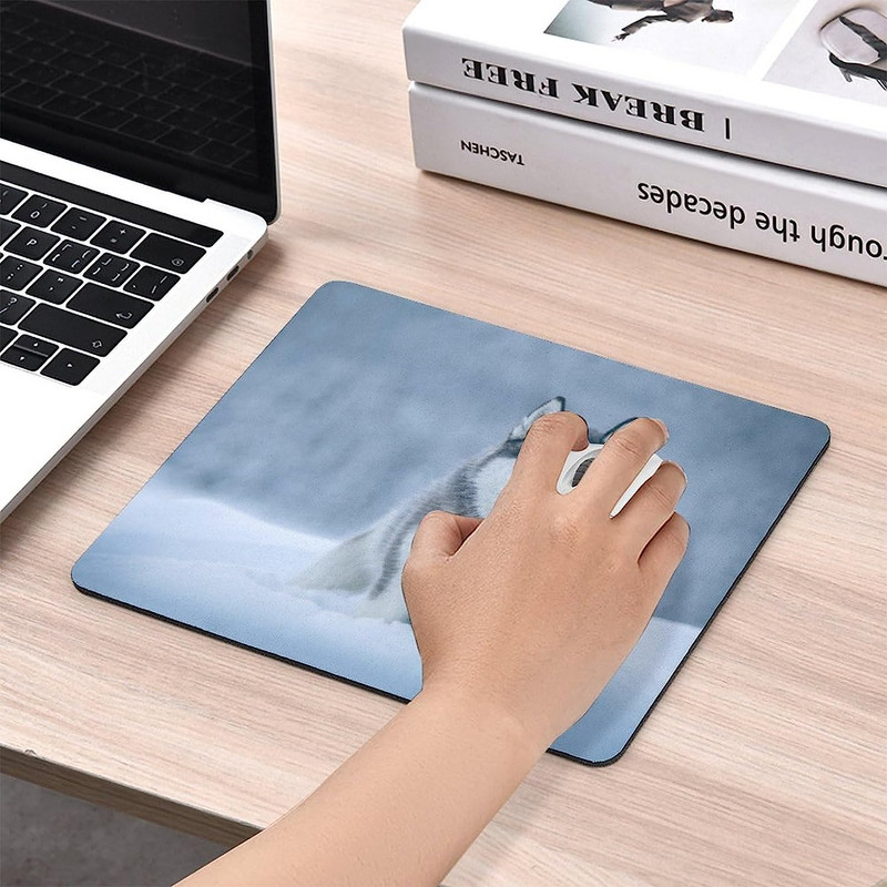 Siberian Huskies on Snow Подложка за мишка Неплъзгаща се подложка за компютърна мишка Подложка за мишка с гумена основа за домашен офис компютър 20 * 25 см