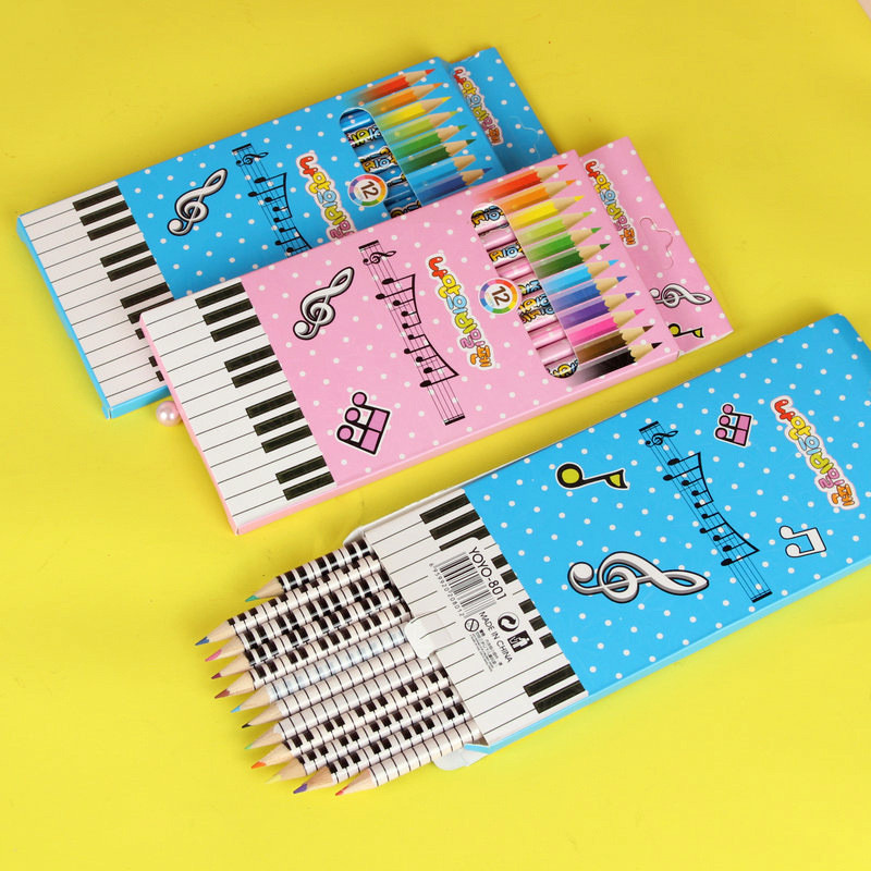 12 olovaka u boji Note za klavir Puderasto plava kutija Pakiranje Učenici osnovnih škola Skica Pisanje stripova Olovka za bojanje Likovni pribor