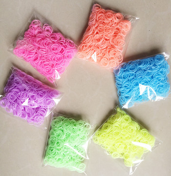 2022 Нови 600PCS цветни гумени ленти Направи си сам Инструмент за тъкане Еластична силиконова гривна Аксесоари Детски играчки за деца Момичета Подарък