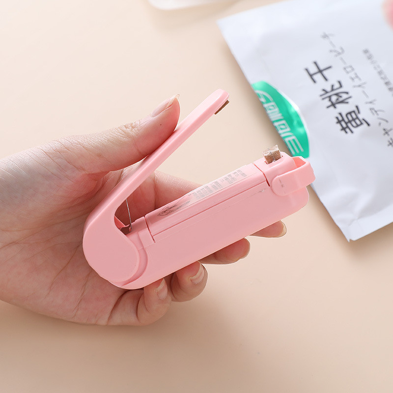 Мини машина за запечатване на топлинни торбички Торбички за запечатване на опаковки Термична пластмасова торба за храна Затваряща се преносима машина за запечатване Опаковка за кухненски аксесоари