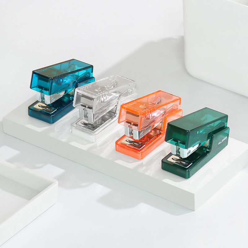 Läbipaistev klammerdaja ja 640 tk 24/6 klambrite komplekt Miniformaadis lepinguline värviköitja Kontoriköitmistööriistad Koolitarbed F777