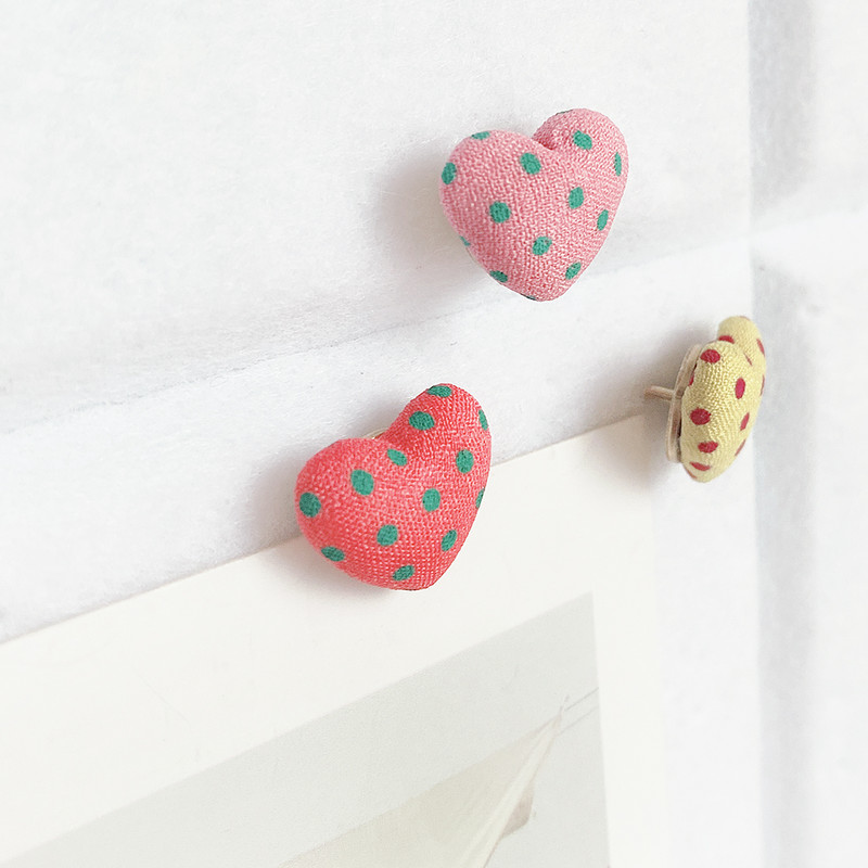 30 komada u obliku srca Push Pin Slatke ukrasne palčeve Photo Memo Bilješke Igle za crtanje Višenamjenski alat Pushpin Plutena ploča