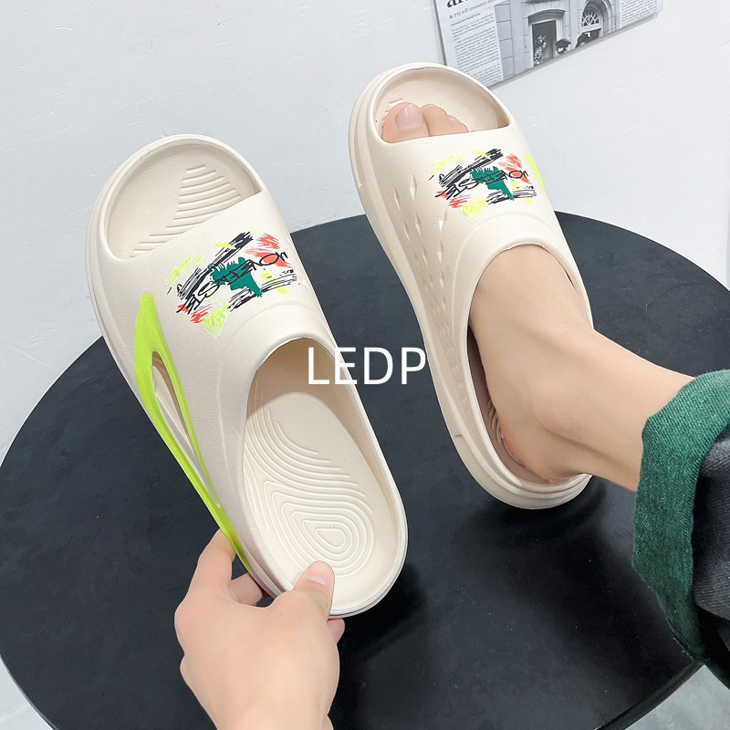 Нови чехли Мъжки модни летни плажни мързеливи външни ежедневни мъжки желе чехли Вътрешна къща Двойка плоски мъжки обувки с дупка на платформа