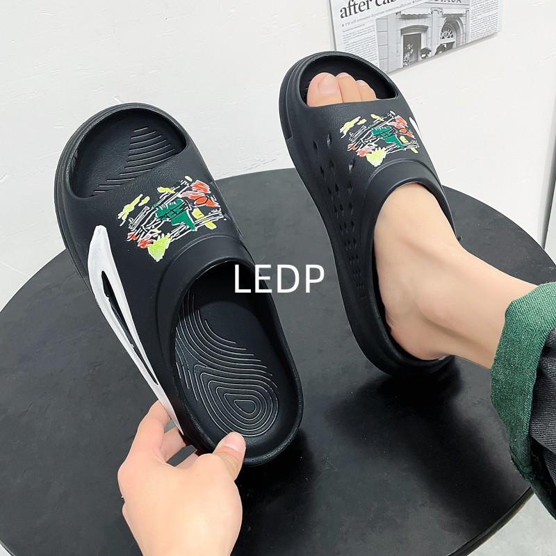 Нови чехли Мъжки модни летни плажни мързеливи външни ежедневни мъжки желе чехли Вътрешна къща Двойка плоски мъжки обувки с дупка на платформа