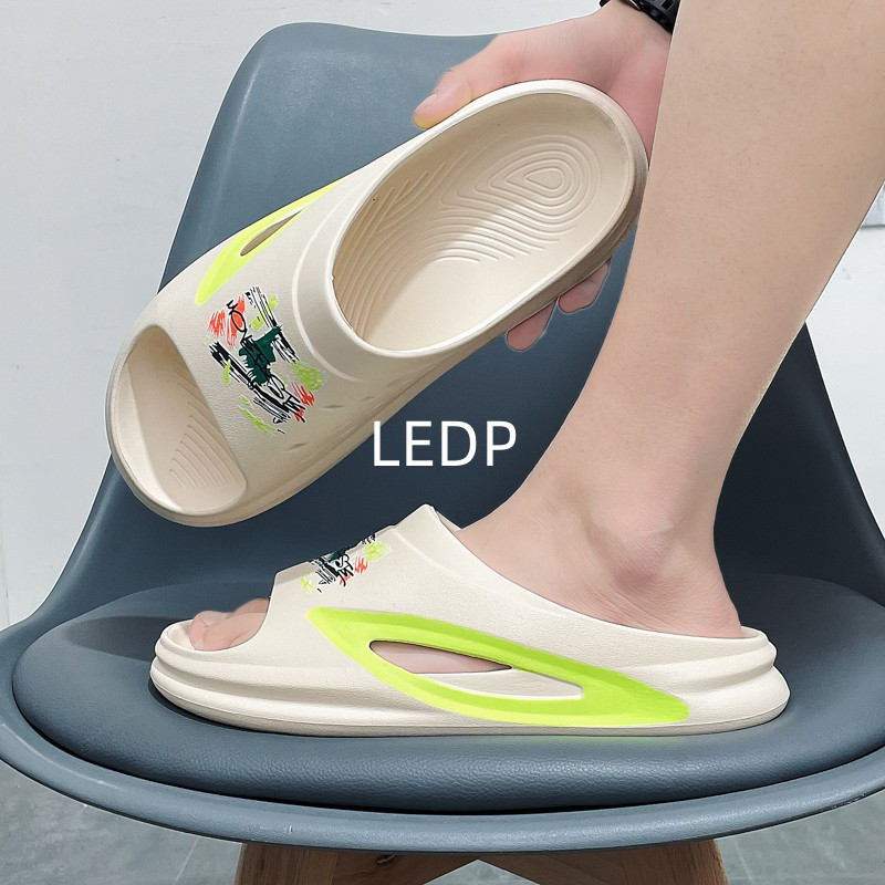 Нови чехли Мъжки модни летни плажни мързеливи външни ежедневни мъжки желе чехли Вътрешна къща Двойка плоски мъжки обувки с дупка на платформа
