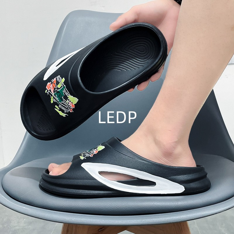Нови чехли Мъжки модни летни плажни мързеливи външни ежедневни мъжки желе чехли Вътрешна къща Двойка плоски мъжки обувки с дупка на платформа