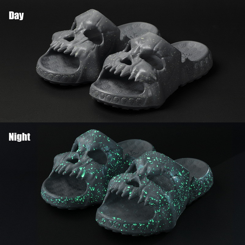 Muške papuče s gradijentnim personaliziranim ukrasnim lancem s nitnama s dizajnom lubanje Ljetne vanjske novotarije Sandale s platformom s debelim potplatom