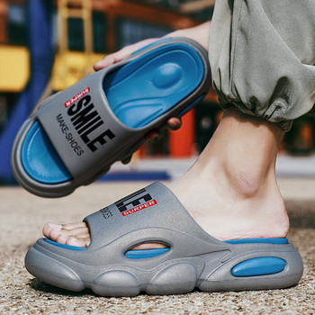 Нова външна тенденция Мъжки пързалки Летни чехли за мъже Eva Дебело дъно Светли плажни обувки с букви Мъжки вътрешни външни облачни сандали