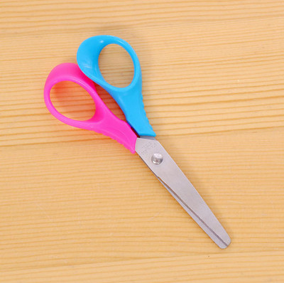 1 бр. Детски карикатурни безопасни ножици с кръгла глава с пластмасови Направи си сам ръчно изрязани от хартия дизайнерски канцеларски материали за детска градина