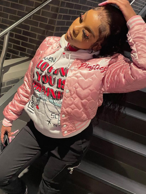 Modna sveučilišna jakna Ženska jesen zima 2023. Ležerni prošiveni kaput s vezom u obliku slova Pamučno podstavljena jakna Ulična odjeća Parke Crvena