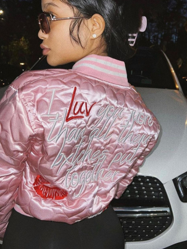 Modna sveučilišna jakna Ženska jesen zima 2023. Ležerni prošiveni kaput s vezom u obliku slova Pamučno podstavljena jakna Ulična odjeća Parke Crvena