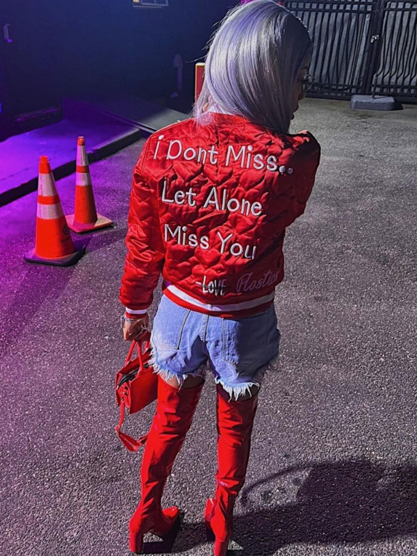 Modna sveučilišna jakna Ženska jesen zima 2023. Ležerni prošiveni kaput s vezom u obliku slova Pamučno podstavljena jakna Ulična odjeća Parke Crvena