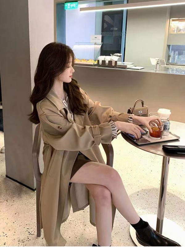 Тренчкот за жени 2023 Ветровка Пролет и есен Висококачествено драпиране Средно дълго едноцветно темпераментно прилепнало палто