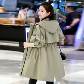 Kevadine uus voodermantel naiste korea vaba õhukese tikitud kirjaga tuulepluus Välisrõivad, vabaaja naiste pika kapuutsiga mantel