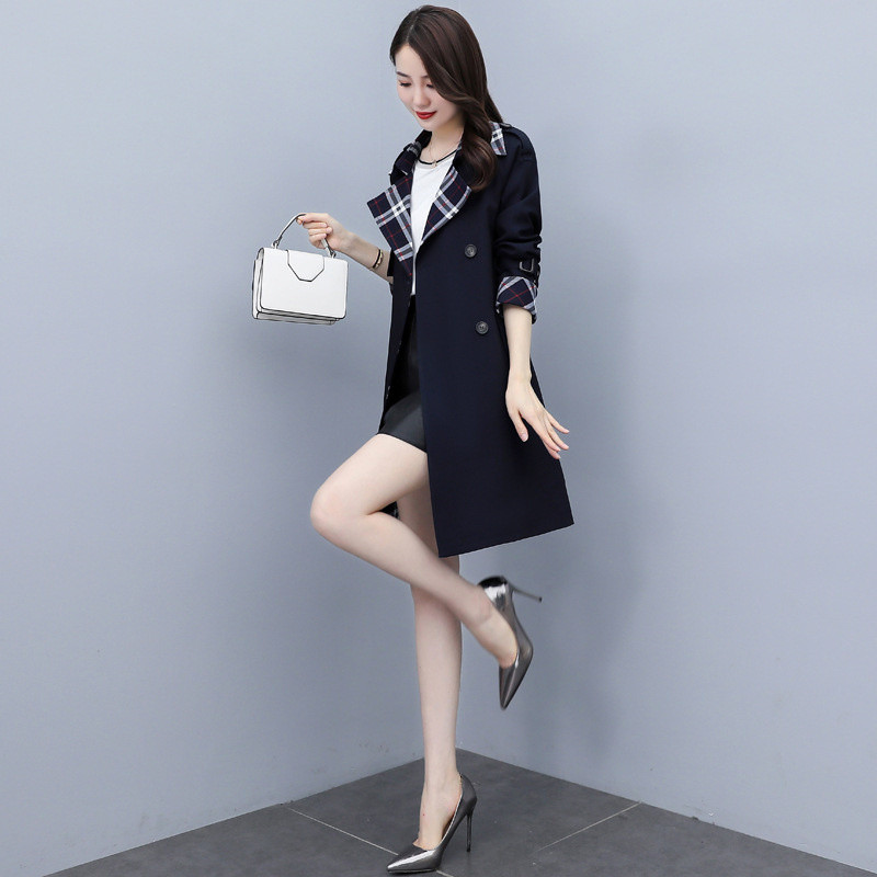 Jesenski ženski kaput srednje dužine temperamentnog engleskog stila sa prošivanim šavovima, ženska uska vjetrovka