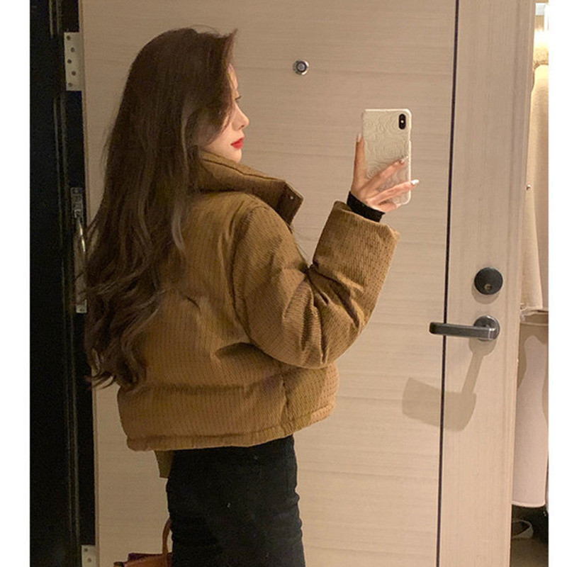 Modna kratka podstavljena jakna Ženska zima 2022. Novi korejski pamučni kaput s jednim kopčanjem dugih rukava Ženska gornja odjeća