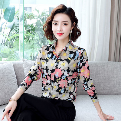 2021. Cvjetna košulja Ženska retro nova slomljena majica Strani stil dugih rukava od šifona Sredovječna majka proljeće