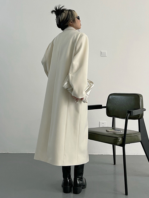 [EAM] Moteriškos baltos, didelio dydžio, ilgas laisvalaikio tranšėjos naujas atvartas, ilgomis rankovėmis, laisvai prigludęs vėjo striukė, madinga 2023 m. pavasario ruduo 1DF0076