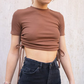 Seksi O-izrez kratkih rukava, kratke rukave, kratke majice, ljeto 2021., nove ženske jednobojne pletene majice s nepravilnim zavojima