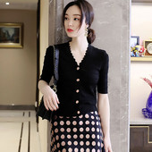 Ljetni korejski modni pleteni kardigan od tanke ledene svile Ženski dio s valovitim rubovima Skraćena pletena majica s V-izrezom, uska jednoredno kopčanje