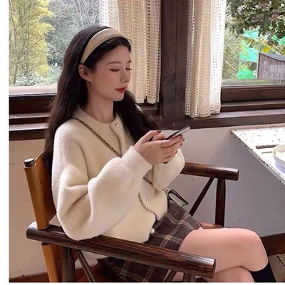 Γυναικεία Γλυκιά απομίμηση Mink Fleece Πλεκτή Ζακέτα Μόδα Vintage Φθινόπωρο Χειμώνας Πέρλες Κουμπιά Κοντό πουλόβερ Γυναικεία ρούχα