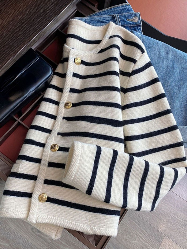 Ženska gornja odjeća Korejski modni džemper Kardigan Pleteni džemper na pruge Ženski zimski kardigan za žene dugih rukava Ženski