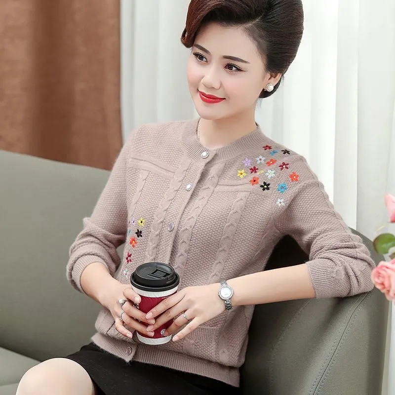 2022. Majka Vezeni pulover Proljeće Jesen Kardigan Jakna Ženski pleteni džemperi Široki kaput Pletivo srednjih godina Žensko